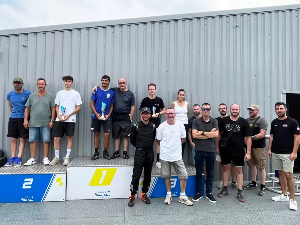 les pilotes au podium de la course de l'Assomption 2026 après-mid