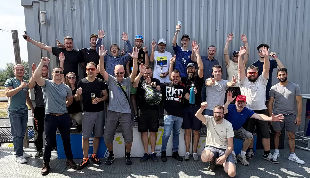 les pilotes au podium de la course de la Fêtes Nationale 2026 mati