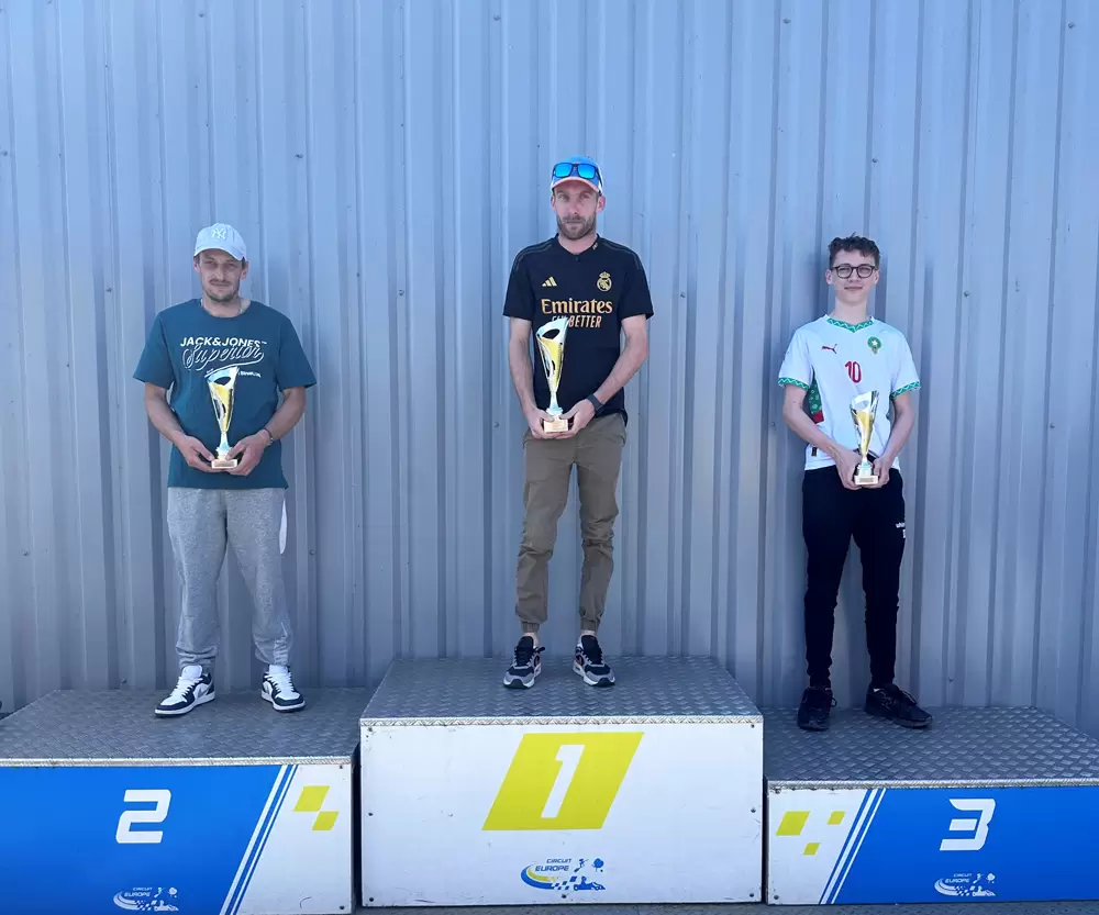 le podium de la course du 8 mai 2026
