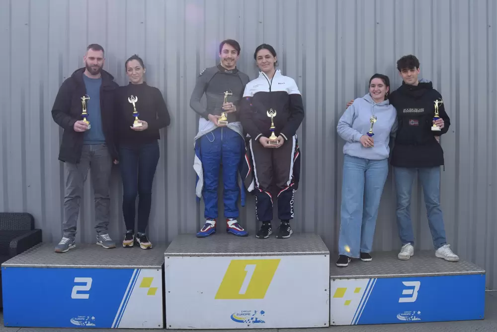 podium avec les vainqueurs de la course de la Saint Valentin du dimanche 8 février 2026 mati