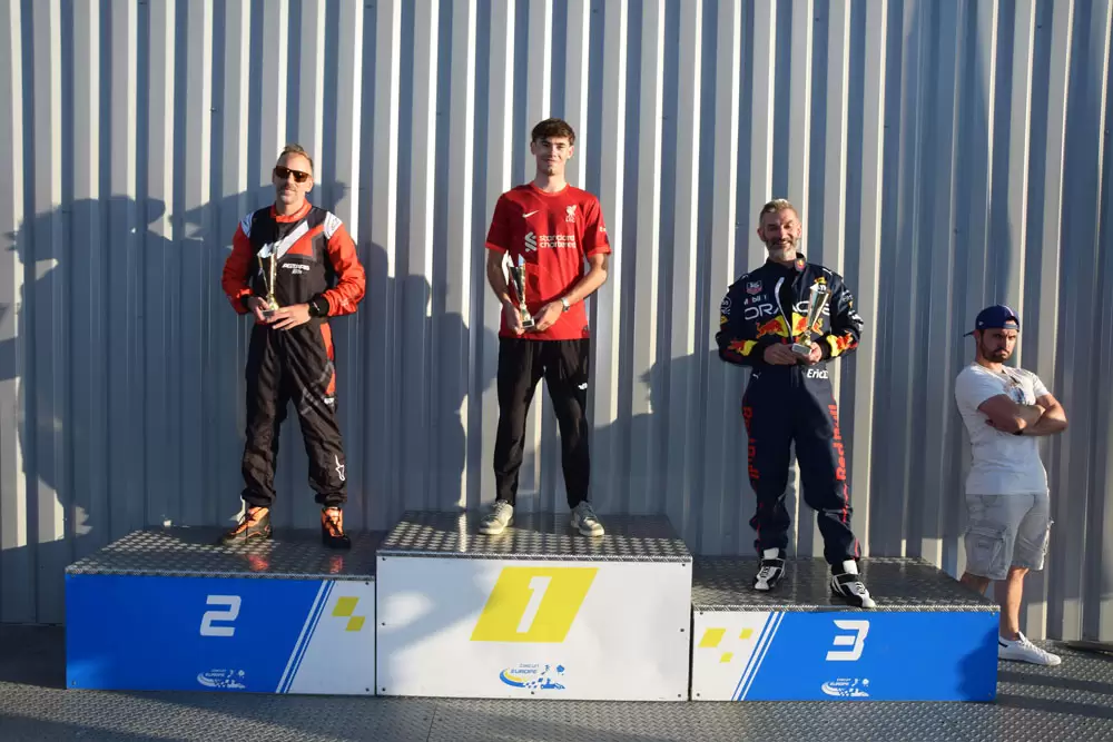podium de la Sun Kart du 10 juillet 2025 les 3 vainqueurs de la Sun Kart du 10 juillet 2025